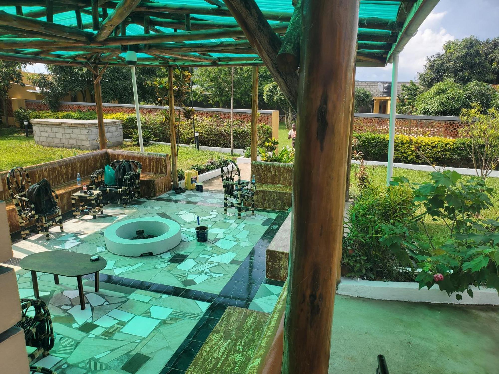 Gorilla African Guest House Entebbe Exterior foto