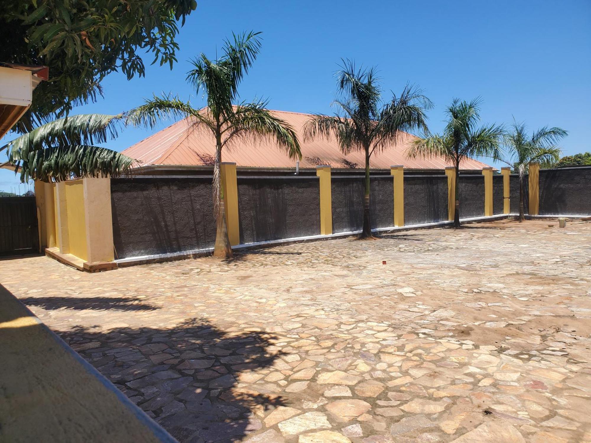 Gorilla African Guest House Entebbe Exterior foto