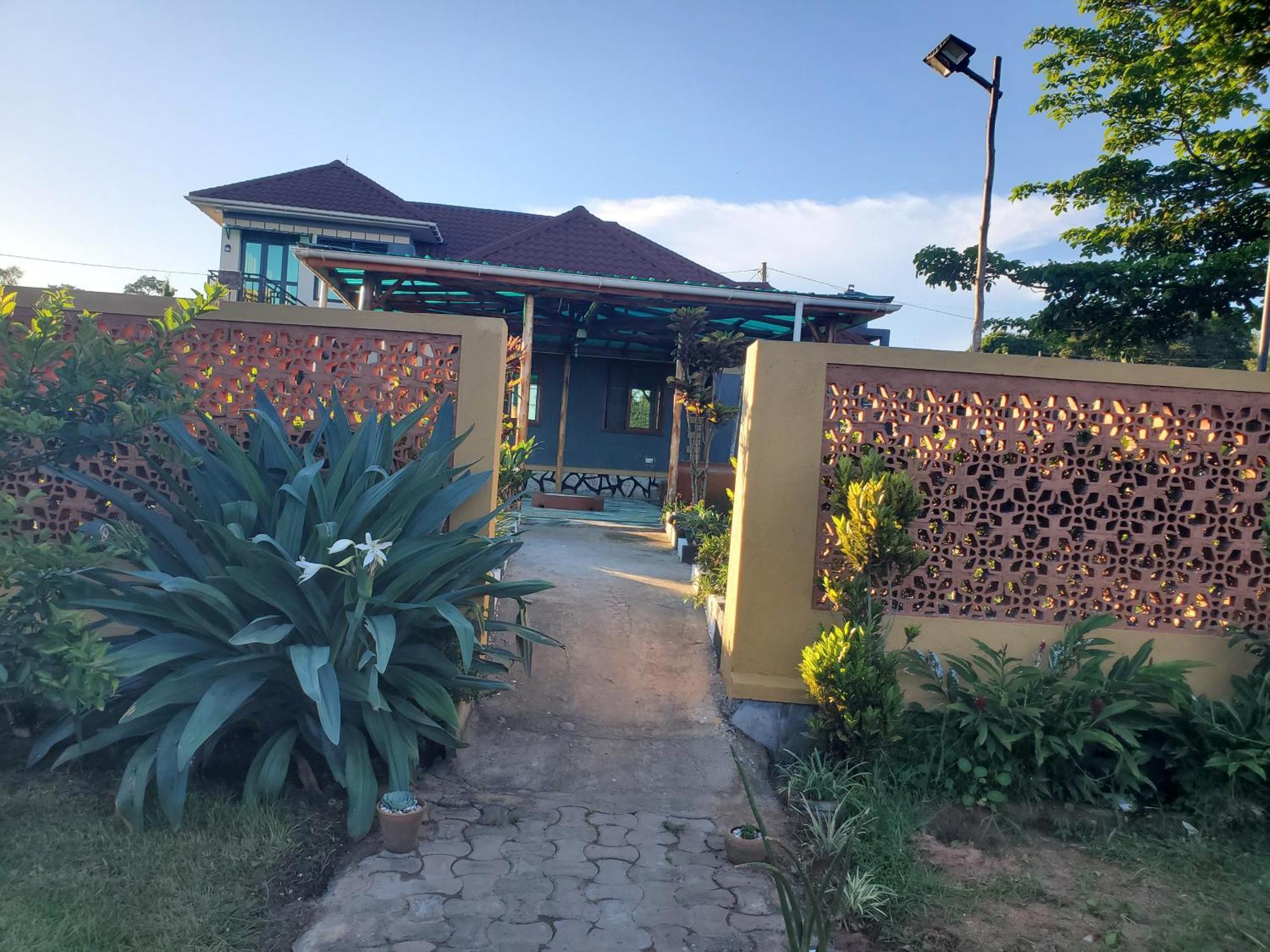 Gorilla African Guest House Entebbe Exterior foto