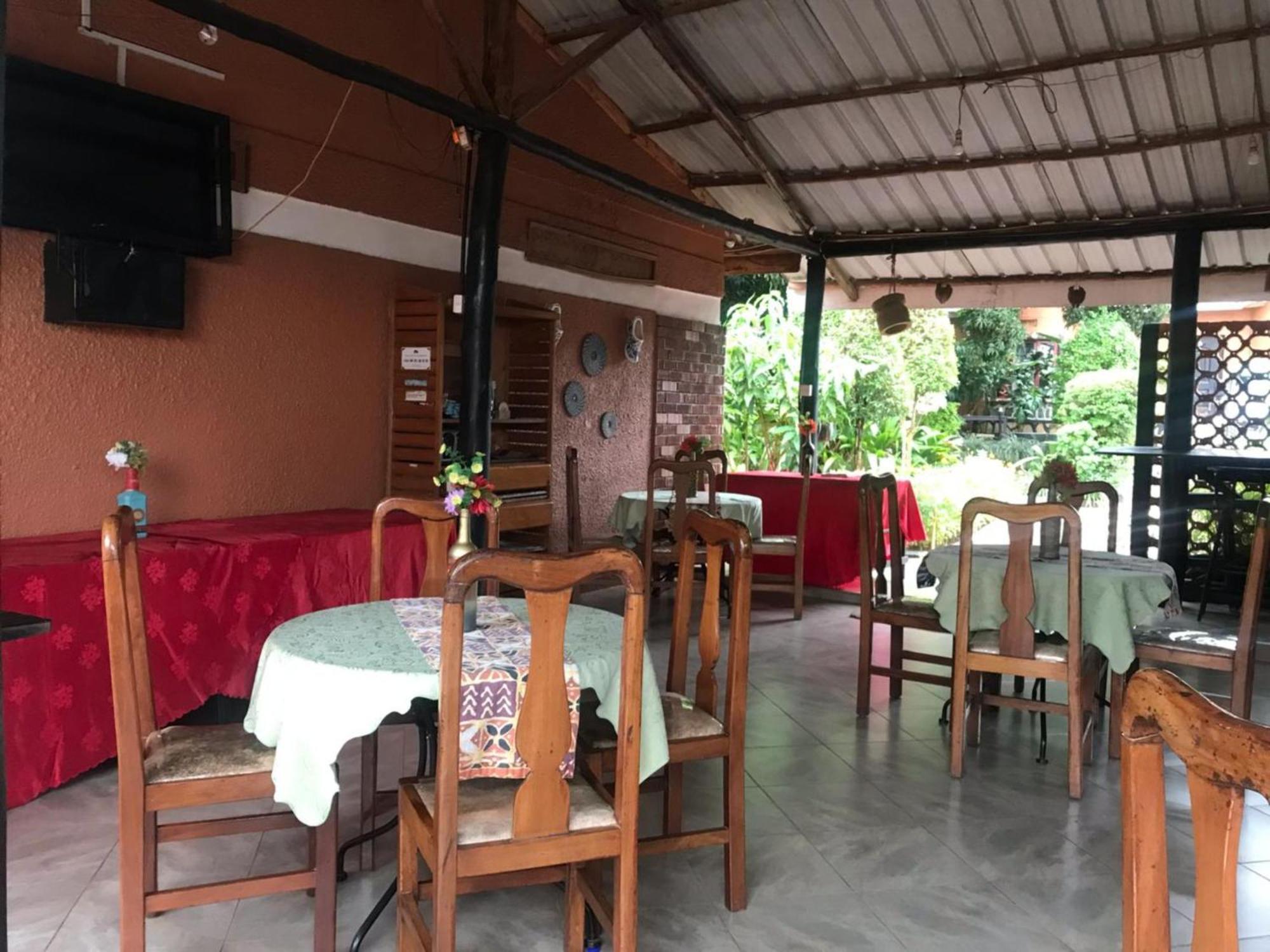 Gorilla African Guest House Entebbe Exterior foto